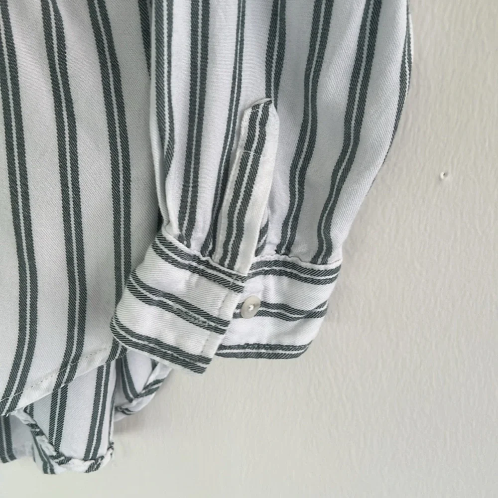 Isabel Maternity by Ingrid & Isabel Green and White Striped Tie Shirt Sz xs